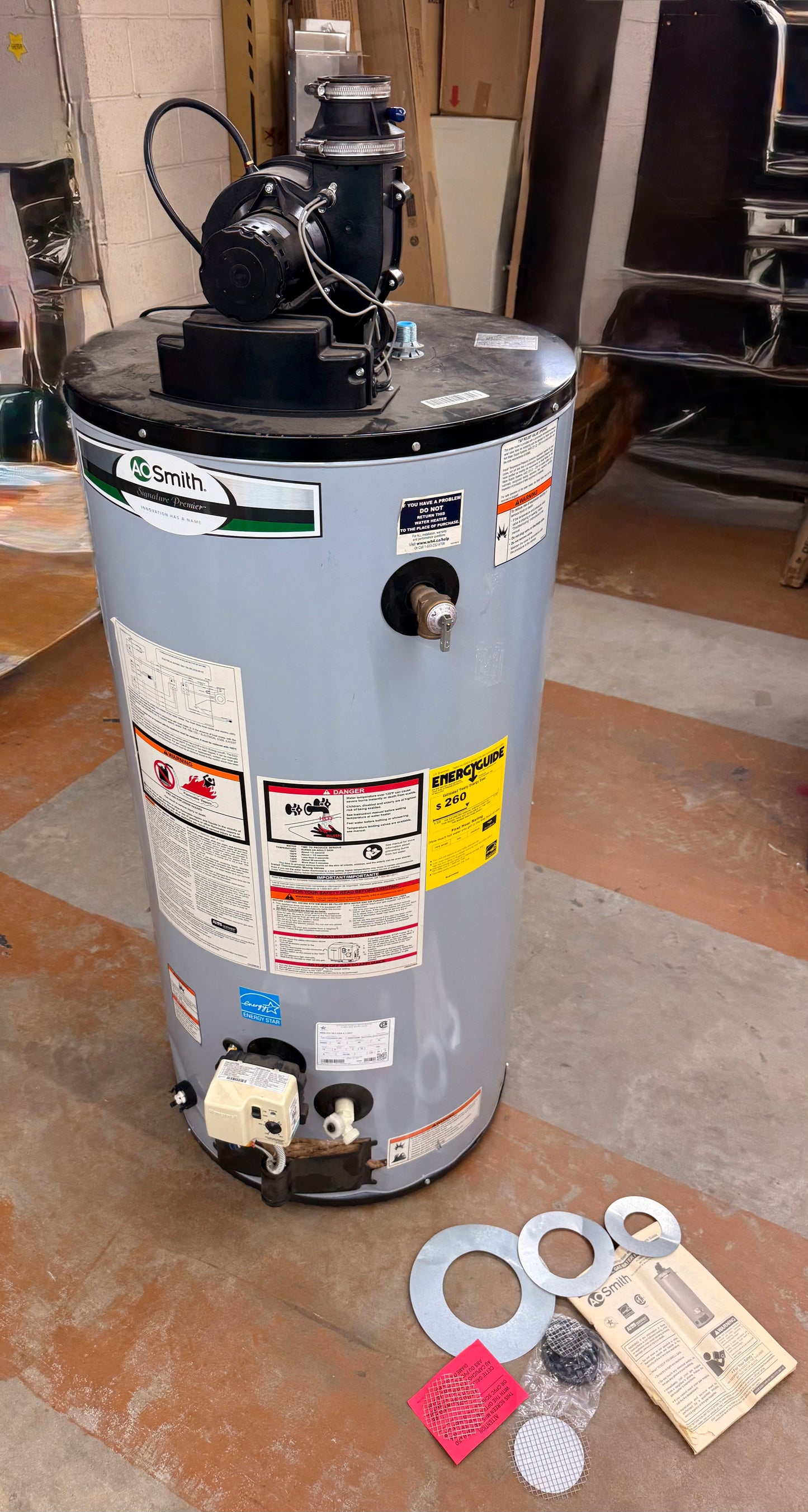 A.O. Smith Signature Premier 50-Gallon Short 6-Year Limited 30000-BTU Natural Gas Water Heater